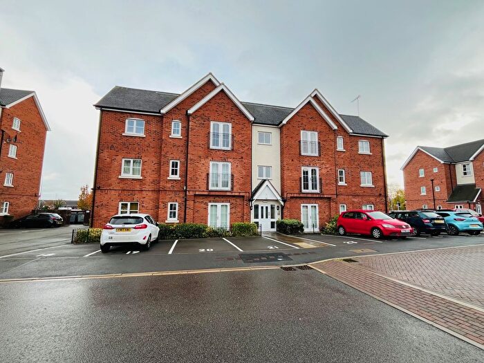 2 Bedroom Flat To Rent In Chamberlain Close, Uttoxeter, ST14