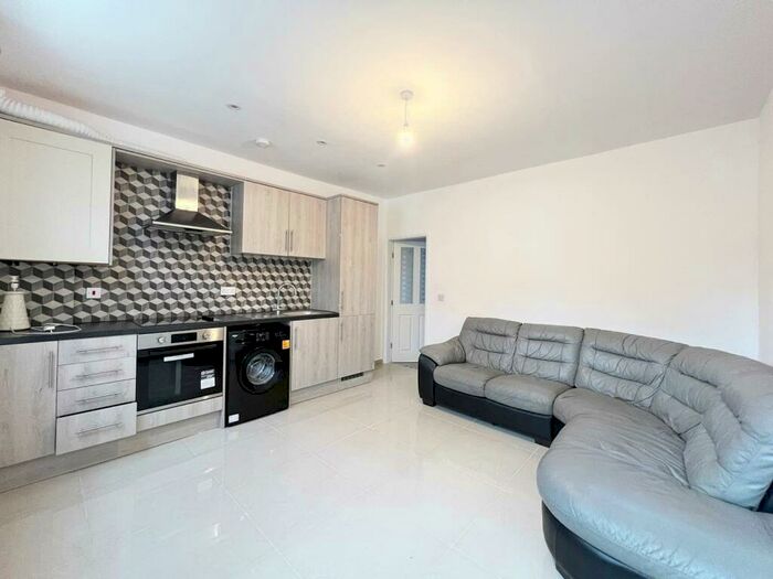 1 Bedroom Flat To Rent In St. Johns Road, Cudworth, Barnsley, S72