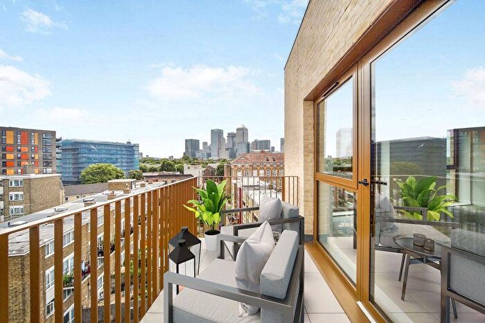 2 Bedroom Flat For Sale In Dod Street, London, E14