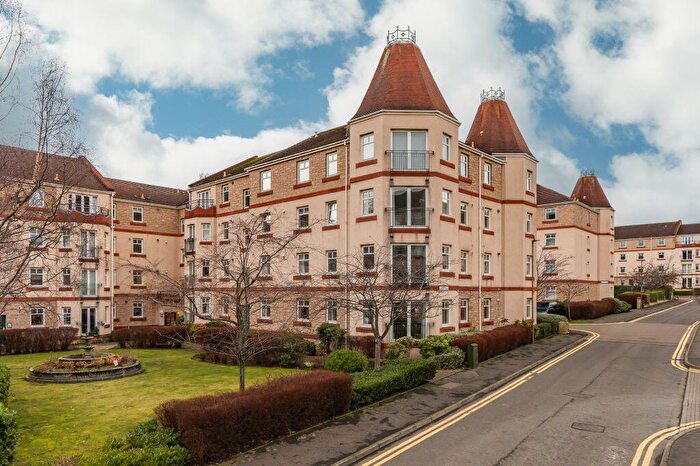 2 Bedroom Flat For Sale In / Sinclair Place, Edinburgh, EH11