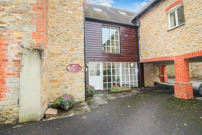 2 Bedroom Flat To Rent In Woolmington Yard, Cheap Street, Sherborne, Dorset, DT9