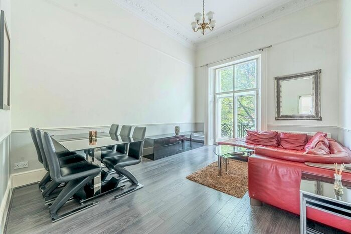 3 Bedroom Flat To Rent In Cromwell Road, South Kensington, London, SW5