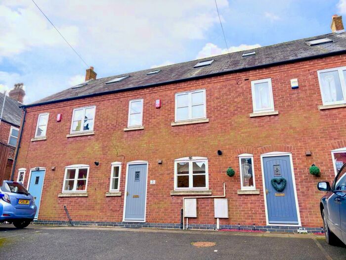 3 Bedroom Town House To Rent In St. Mary Court, Ilkeston, DE7