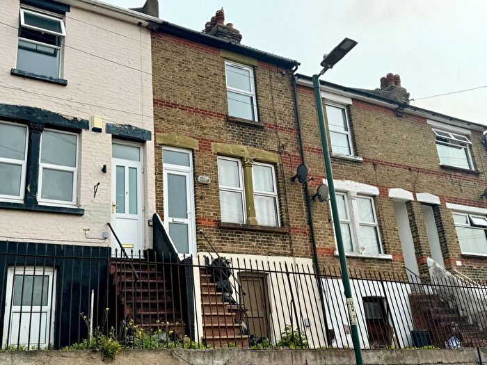 2 Bedroom Terraced House To Rent In Upper Luton Road, Chatham, ME5