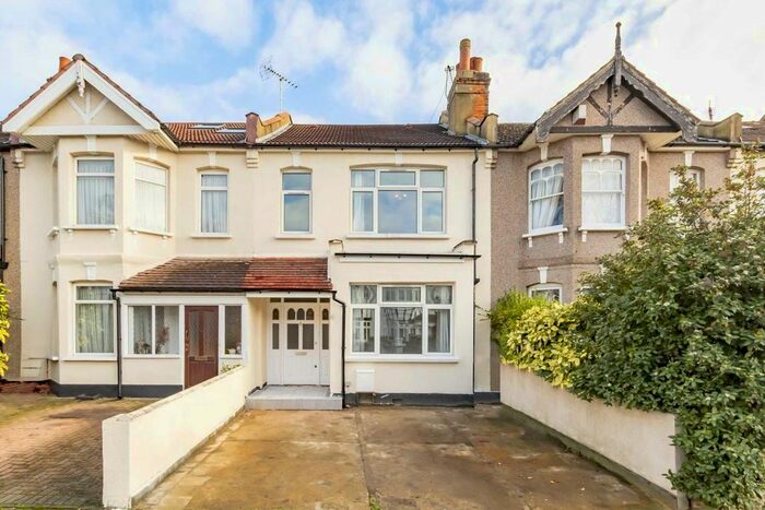3 Bedroom Terraced House To Rent In Loveday Road, London, W13