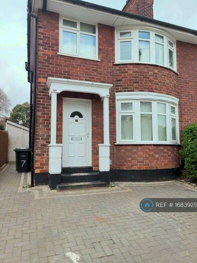 3 Bedroom Semi-Detached House To Rent In Rosefield Avenue, Wirral, CH63