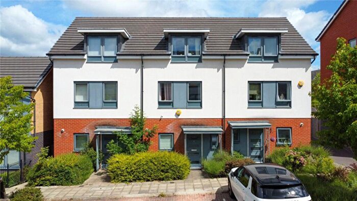 3 Bedroom Town House To Rent In Midgham Way, Reading, RG2
