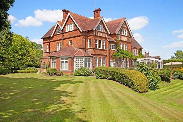4 Bedroom Apartment For Sale In Ponsbourne Manor, Newgate Street Village, SG13