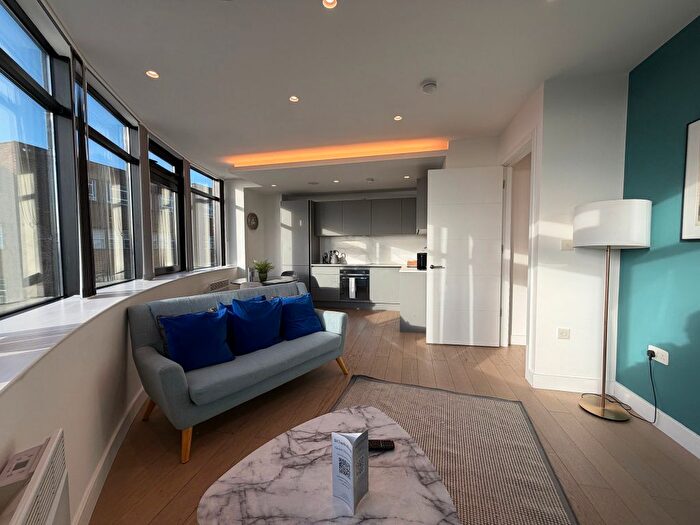 1 Bedroom Flat To Rent In Harlequin Avenue, Brentford, TW8