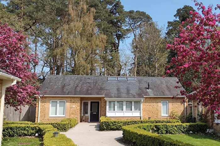 3 Bedroom Chalet To Rent In Binnegar, Wareham, BH20