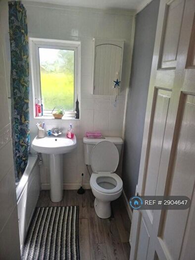 2 Bedroom Terraced House To Rent In Shaw Road, Oldham, OL2