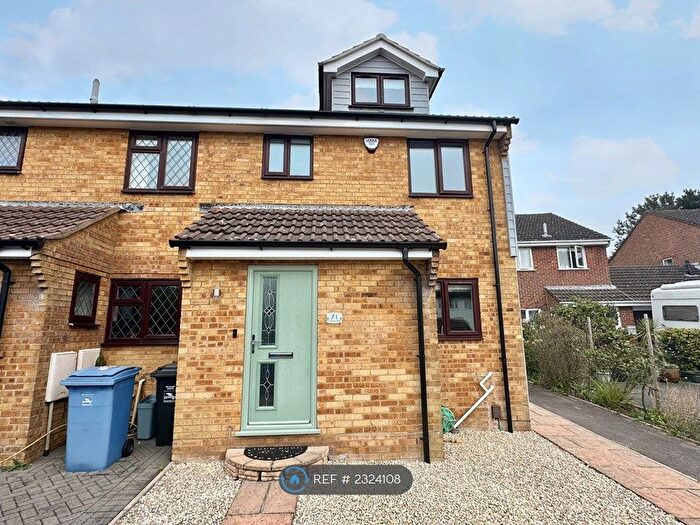 3 Bedroom Semi-Detached House To Rent In Chalbury Close, Poole, BH17