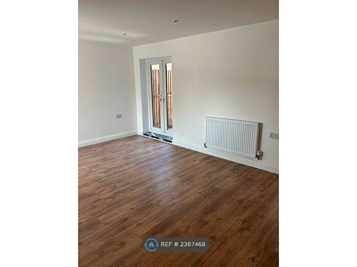 1 Bedroom Flat To Rent In And B Queen Elizabeth Road, Nuneaton, CV10