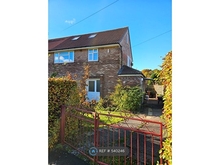 2 Bedroom Semi-Detached House To Rent In Deanswood Green, Leeds, LS17