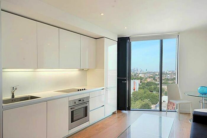 Studio To Rent In Walworth Road, Elephant And Castle, London, SE1