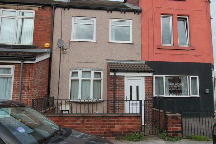 3 Bedroom Town House To Rent In High Street, Thurnscoe, Rotherham, S63