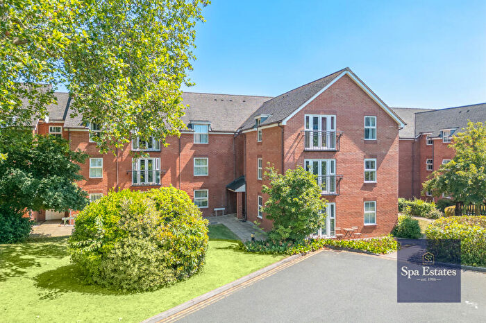 1 Bedroom Flat For Sale In Romani Close, Warwick, Warwickshire, CV34