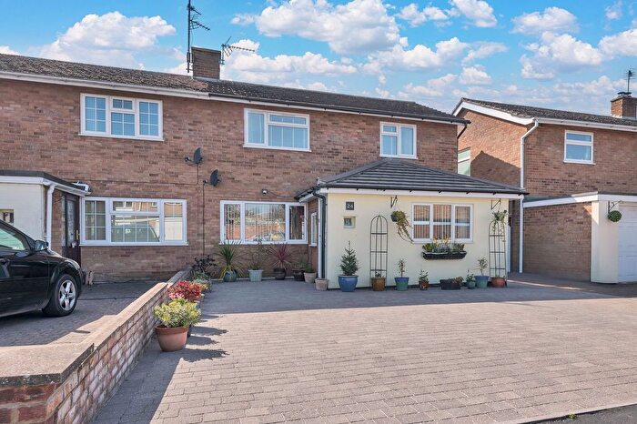 4 Bedroom Semi Detached House For Sale In Honey Way, Royston, SG8