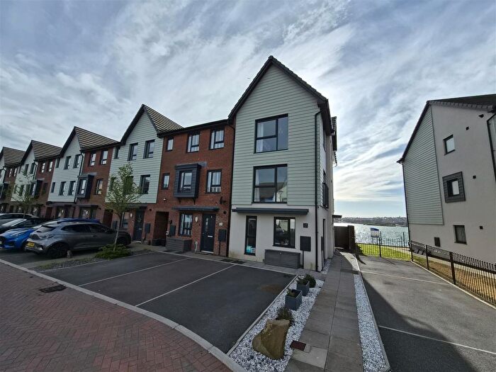 4 Bedroom Town House For Sale In Ffordd Wallace, Barry, CF63