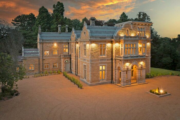 2 Bedroom Apartment For Sale In Hemsworth Walk, Ripon, HG4