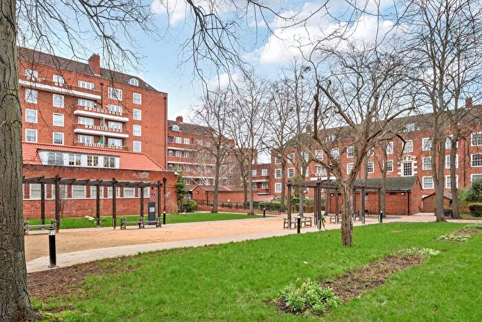 4 Bedroom Flat For Sale In Barrow Hill Estate, London, NW8