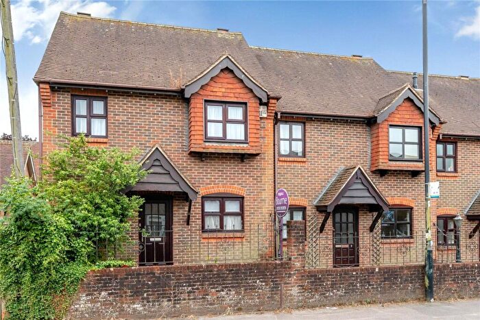 2 Bedroom End Of Terrace House To Rent In King George Mews, King George Avenue, Petersfield, Hampshire, GU32