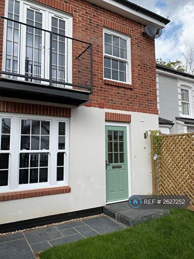 2 Bedroom Terraced House To Rent In Fleet Road, Fleet, GU51