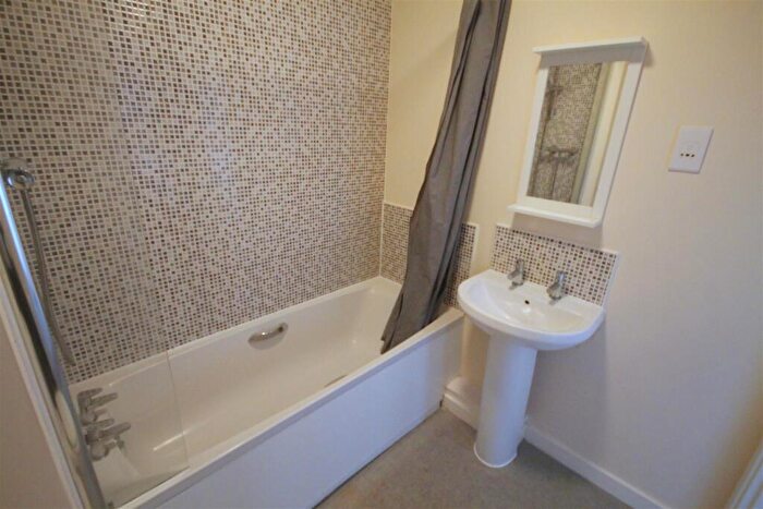 2 Bedroom Flat To Rent In Ratcliffe Court, Barleyfields, Bristol, BS2