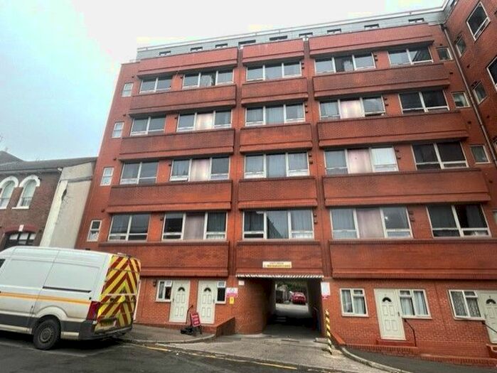 1 Bedroom Flat To Rent In Stuart Street, Luton, LU1