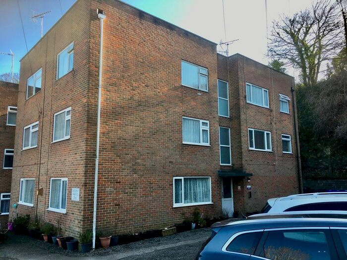 2 Bedroom Flat To Rent In Eaves Road, Dover CT17