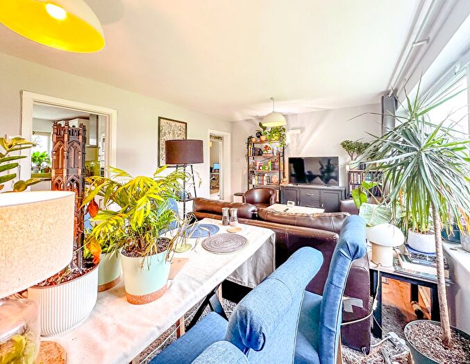 2 Bedroom Flat To Rent In Sycamore Road, Watford, WD3