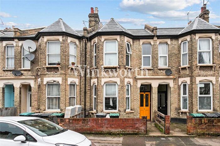 3 Bedroom Terraced House For Sale In Sydney Road, London, N8