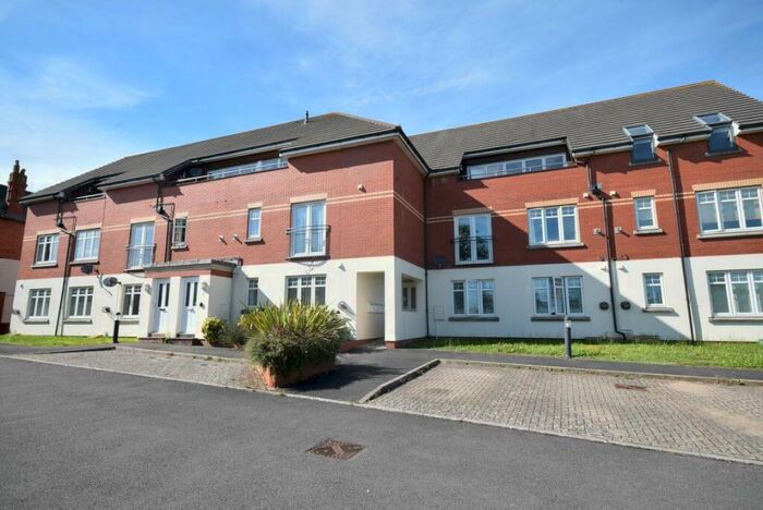 3 Bedroom Flat To Rent In Strathmore Court, Bideford, EX39