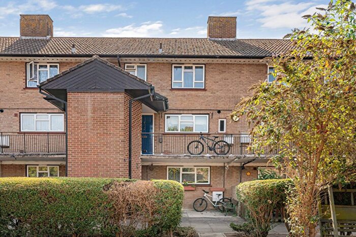 3 Bedroom Maisonette For Sale In Buttercup Square, Stanwell, Staines-Upon-Thames, Surrey, TW19