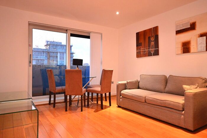 1 Bedroom Flat To Rent In Western Gateway, Docklands, E16