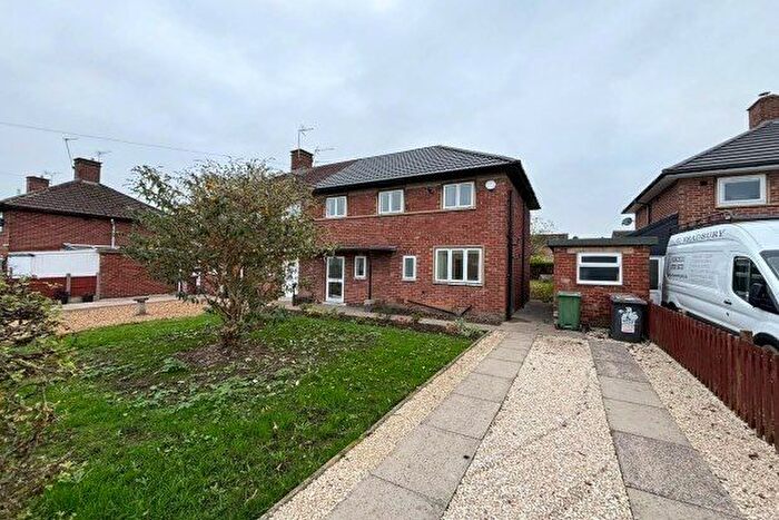 3 Bedroom Semi-Detached House To Rent In Wingfield Road, Chesterfield, S42