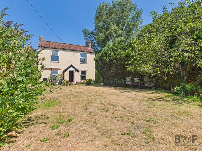 3 Bedroom Cottage For Sale In Shortwood Road, Pucklechurch, BS16