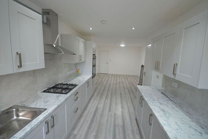 4 Bedroom Flat To Rent In Aberdour Road, Goodmayes, Ilford, IG3