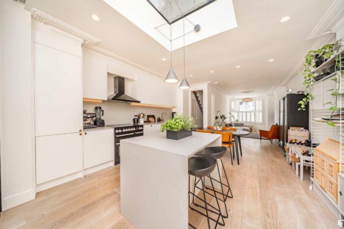 4 Bedroom Property For Sale In Eswyn Road, Tooting, SW17
