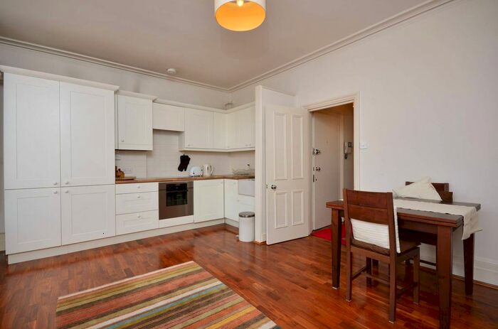 1 Bedroom Flat To Rent In Paddington Street, Marylebone, London, W1U