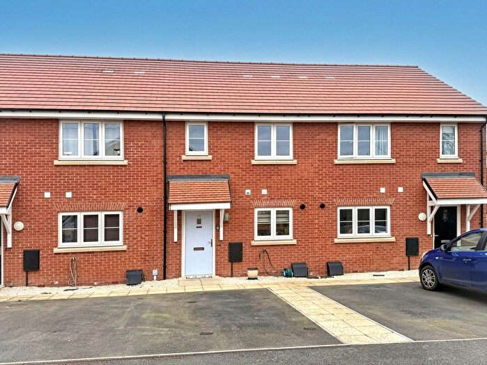 2 Bedroom Terraced House For Sale In Starling Road, Attleborough, NR17