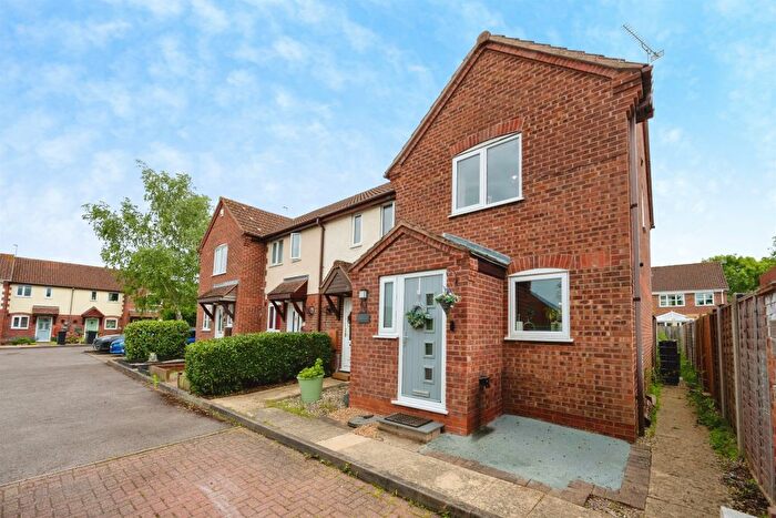 2 Bedroom End Terrace House For Sale In Powderham Avenue, Worcester, WR4