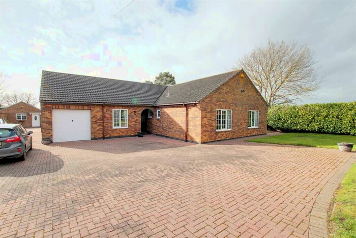 4 Bedroom Detached Bungalow For Sale In Wine Hill Lane, Saltfleet, Louth, LN11