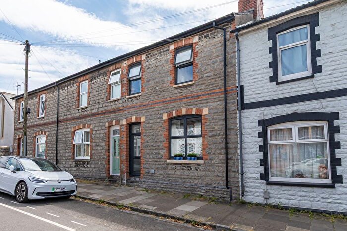 3 Bedroom Terraced House For Sale In Plassey Street, Penarth, CF64