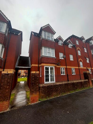 2 Bedroom Ground Flat To Rent In Arthurs Close, BS16