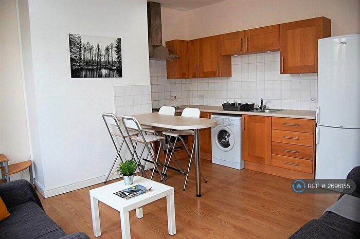 4 Bedroom Terraced House To Rent In Manchester Road, Huddersfield, HD4