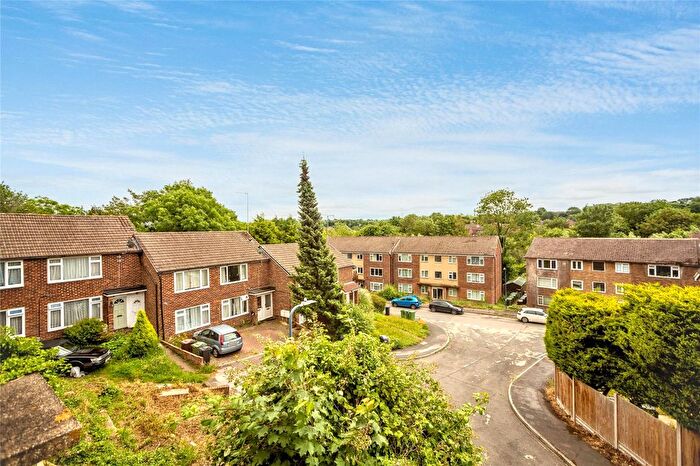 2 Bedroom Flat For Sale In Roseholme, Maidstone, Kent, ME16