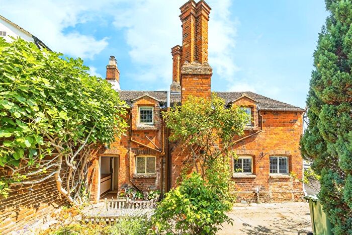 5 Bedroom Semi-Detached House For Sale In High Street, Silsoe, Bedford, MK45