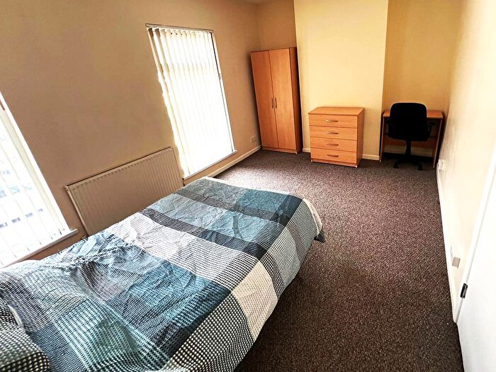 2 Bedroom End Of Terrace House To Rent In St. Thomas, Swansea, SA1