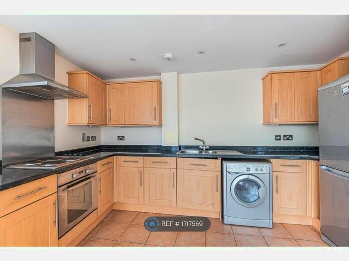 2 Bedroom Flat To Rent In Sir Walter Raleigh Court, London, SE10